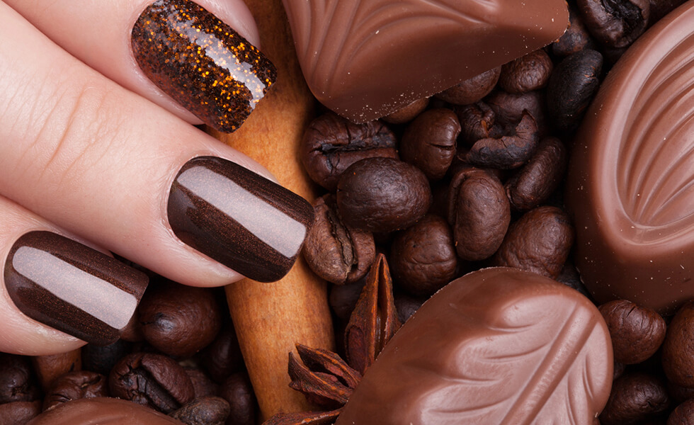 Manicura carey: el match perfecto con el marrón chocolate